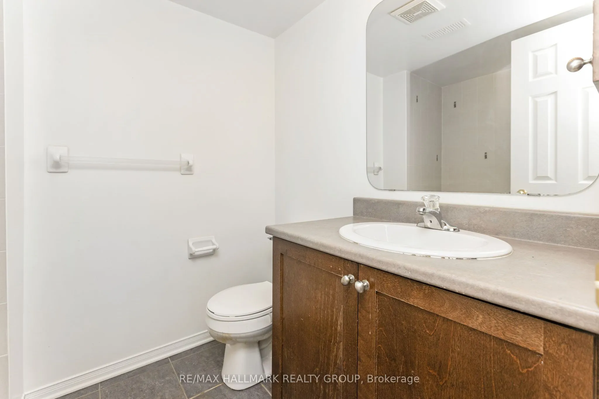 896 Longfields Drive, #5