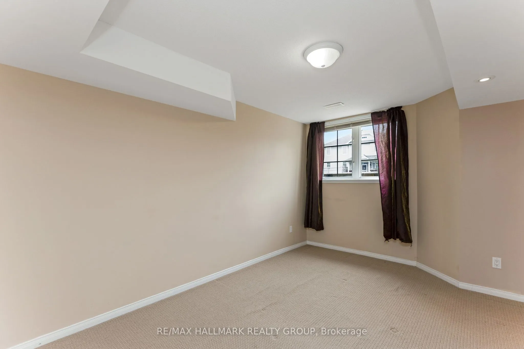 896 Longfields Drive, #5