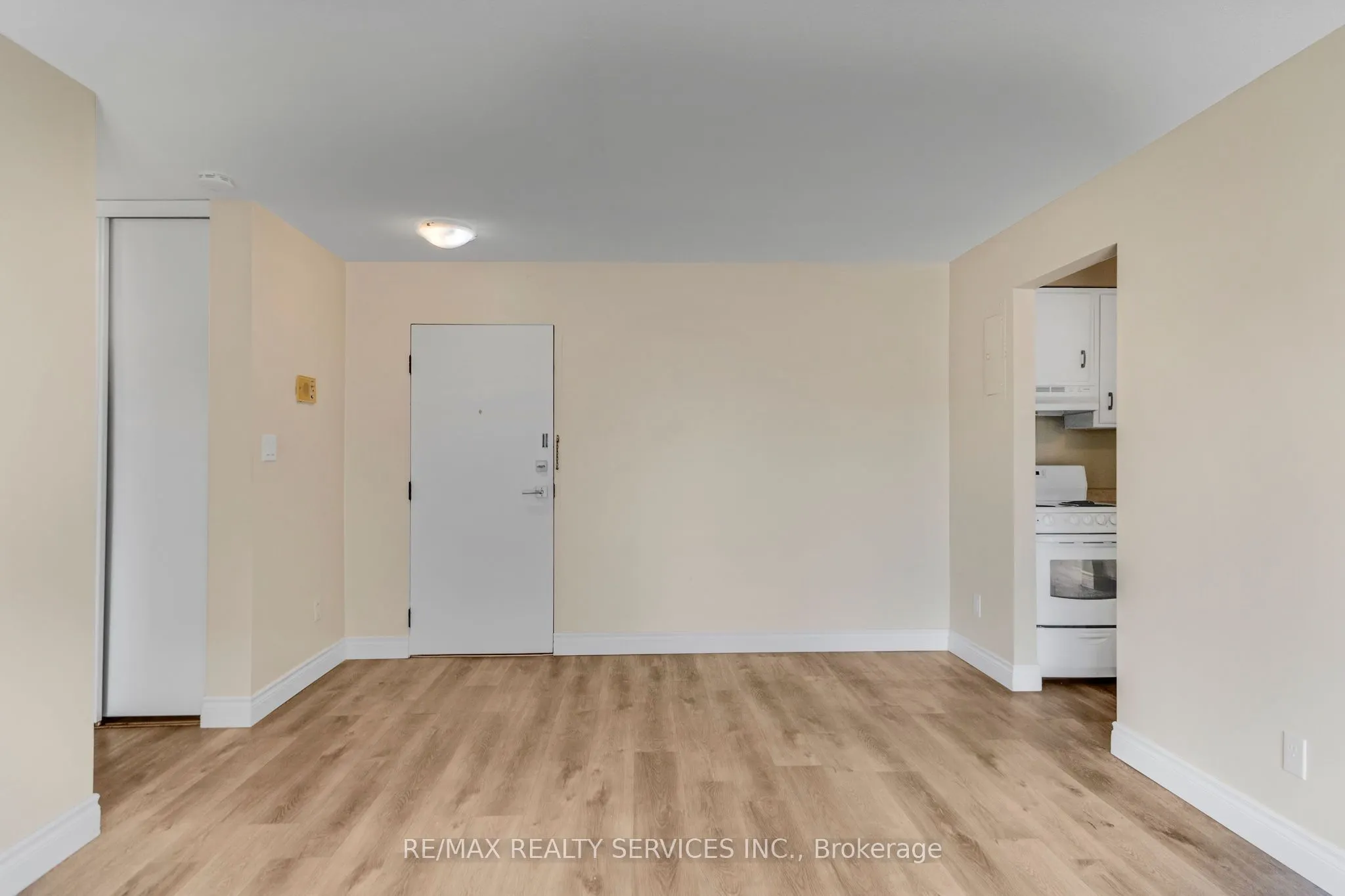 4218 Portage Road, #103