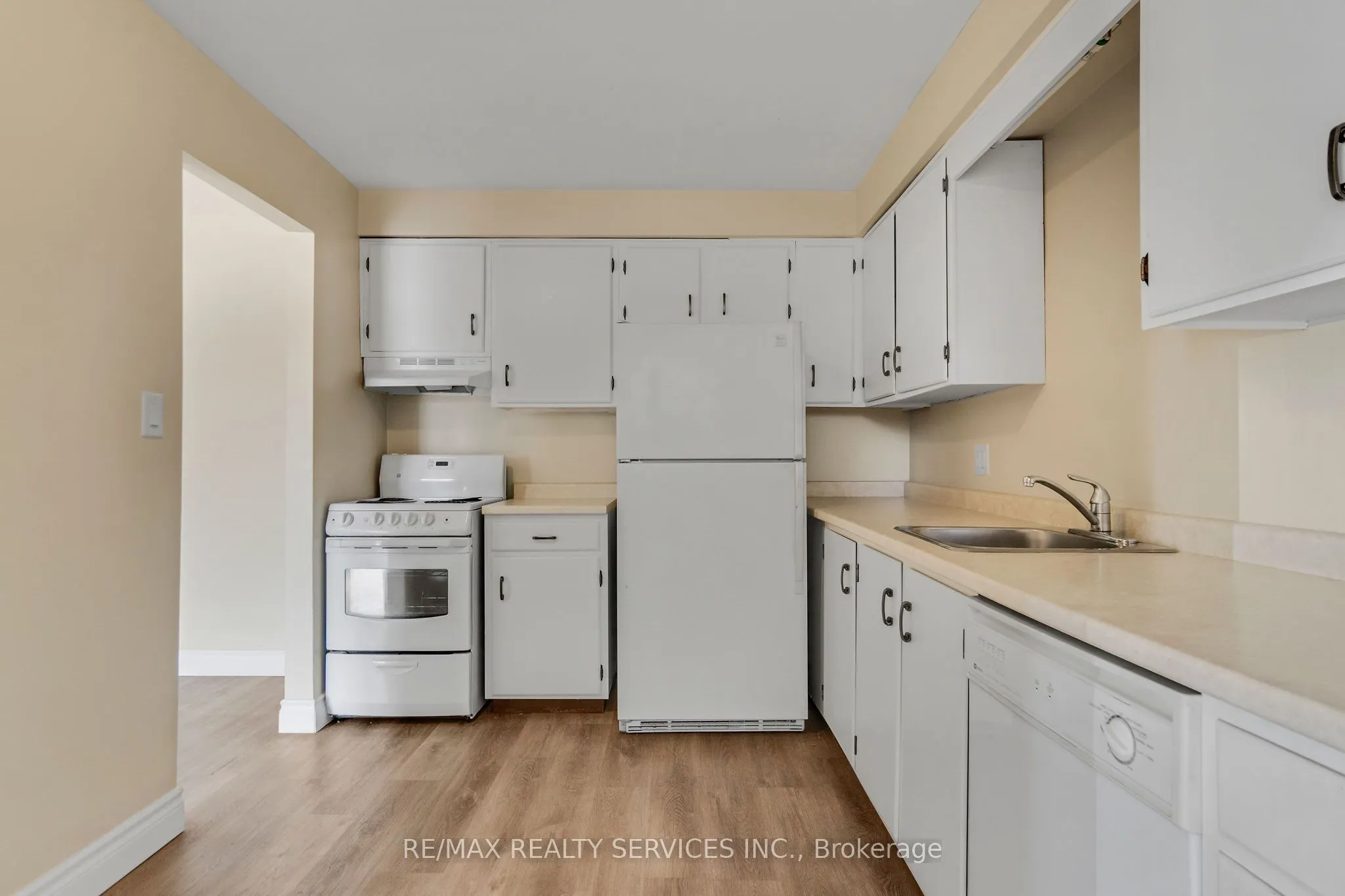 4218 Portage Road, #103