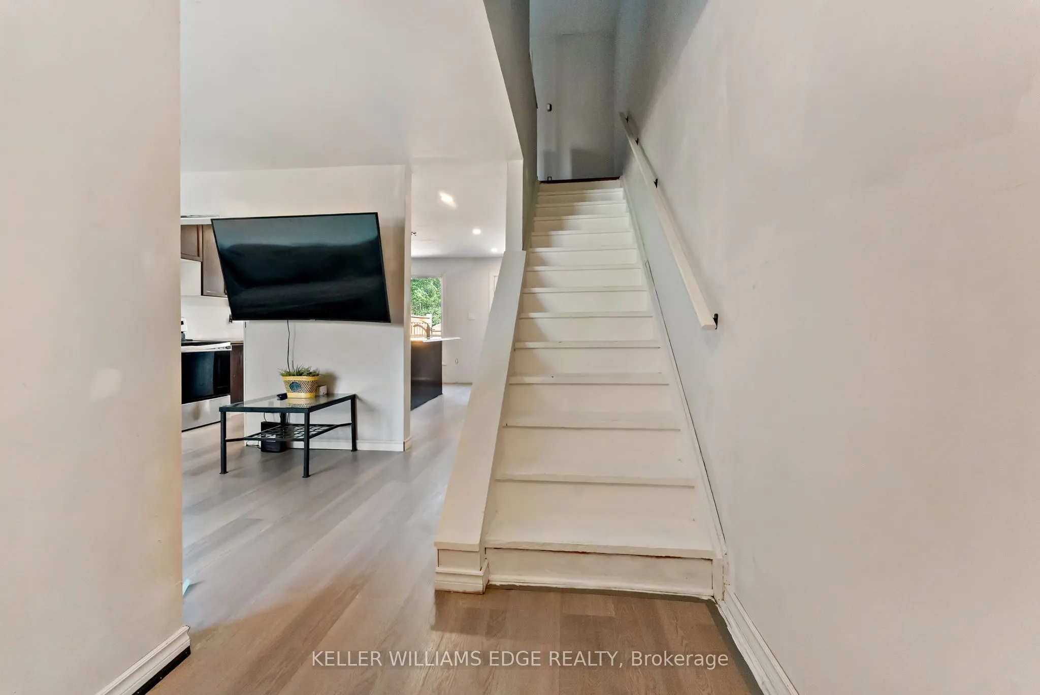 2700 Barton Street E, #7