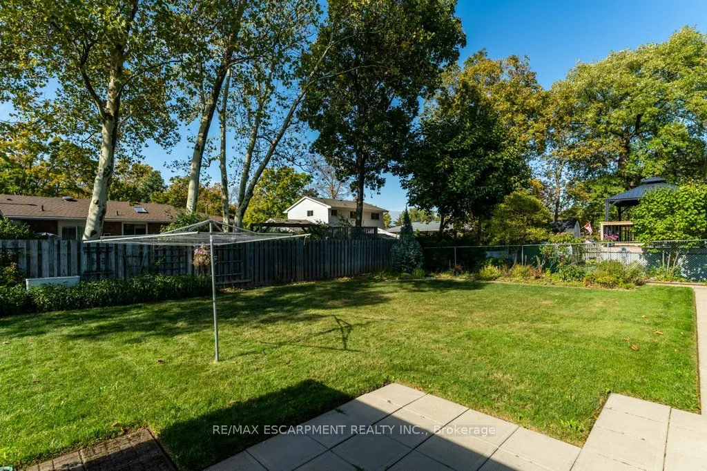 30 Leawood Drive