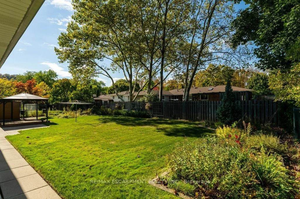 30 Leawood Drive