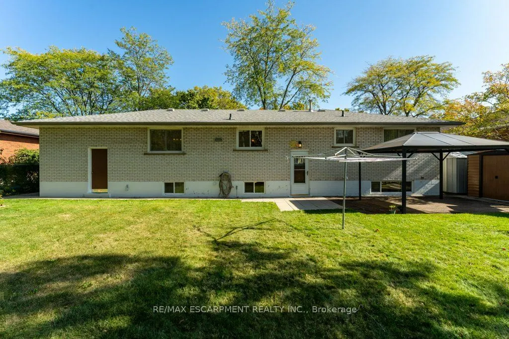 30 Leawood Drive