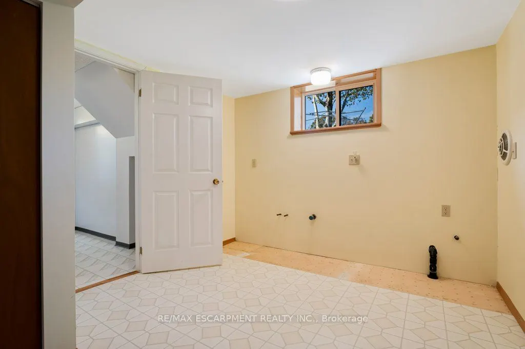 30 Leawood Drive