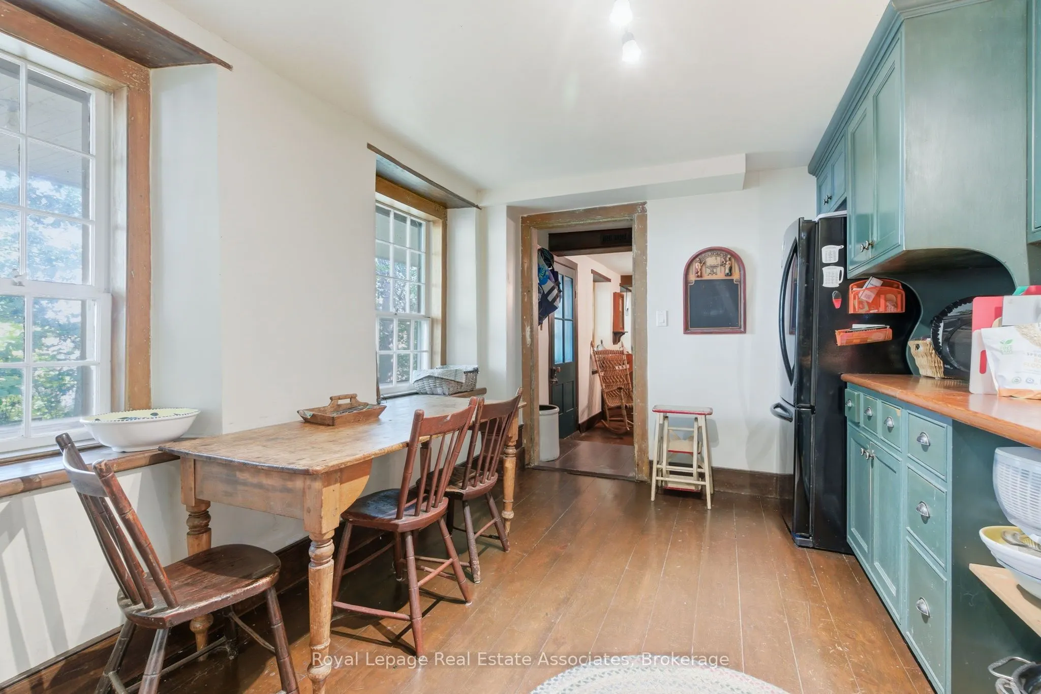 52 Grand River Street S