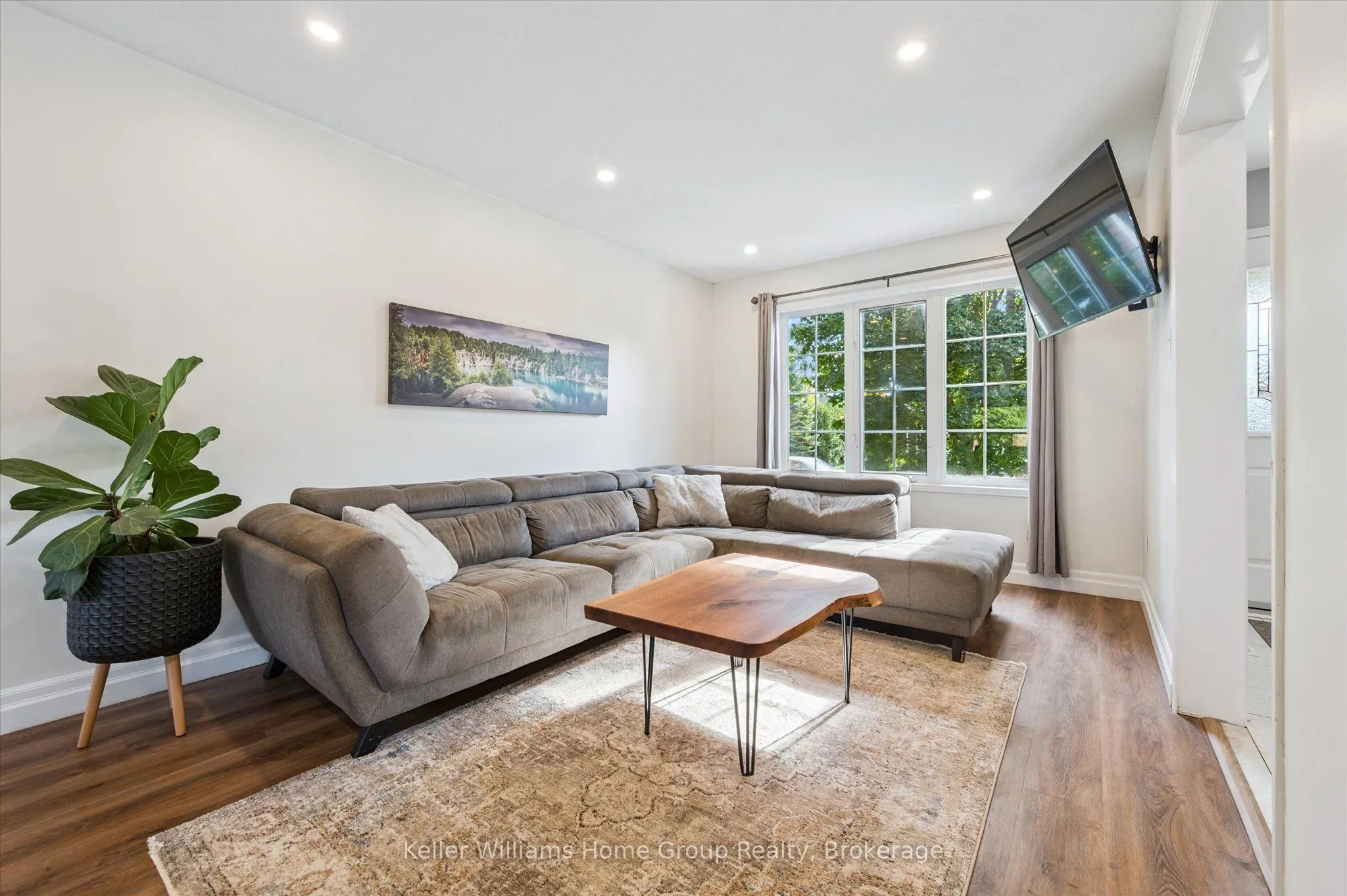 334 Daniel Crescent