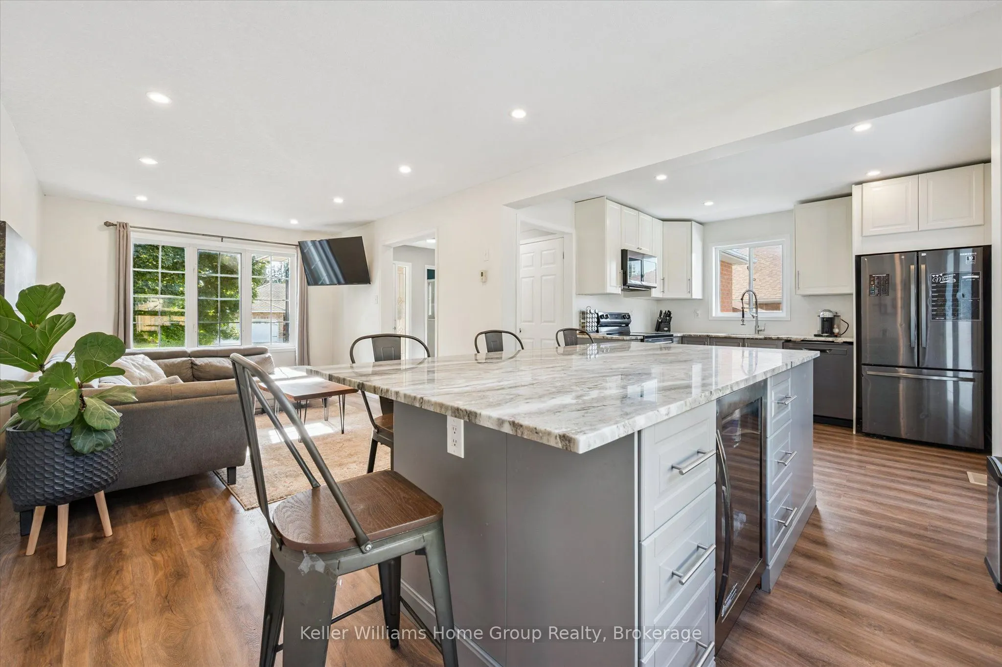 334 Daniel Crescent