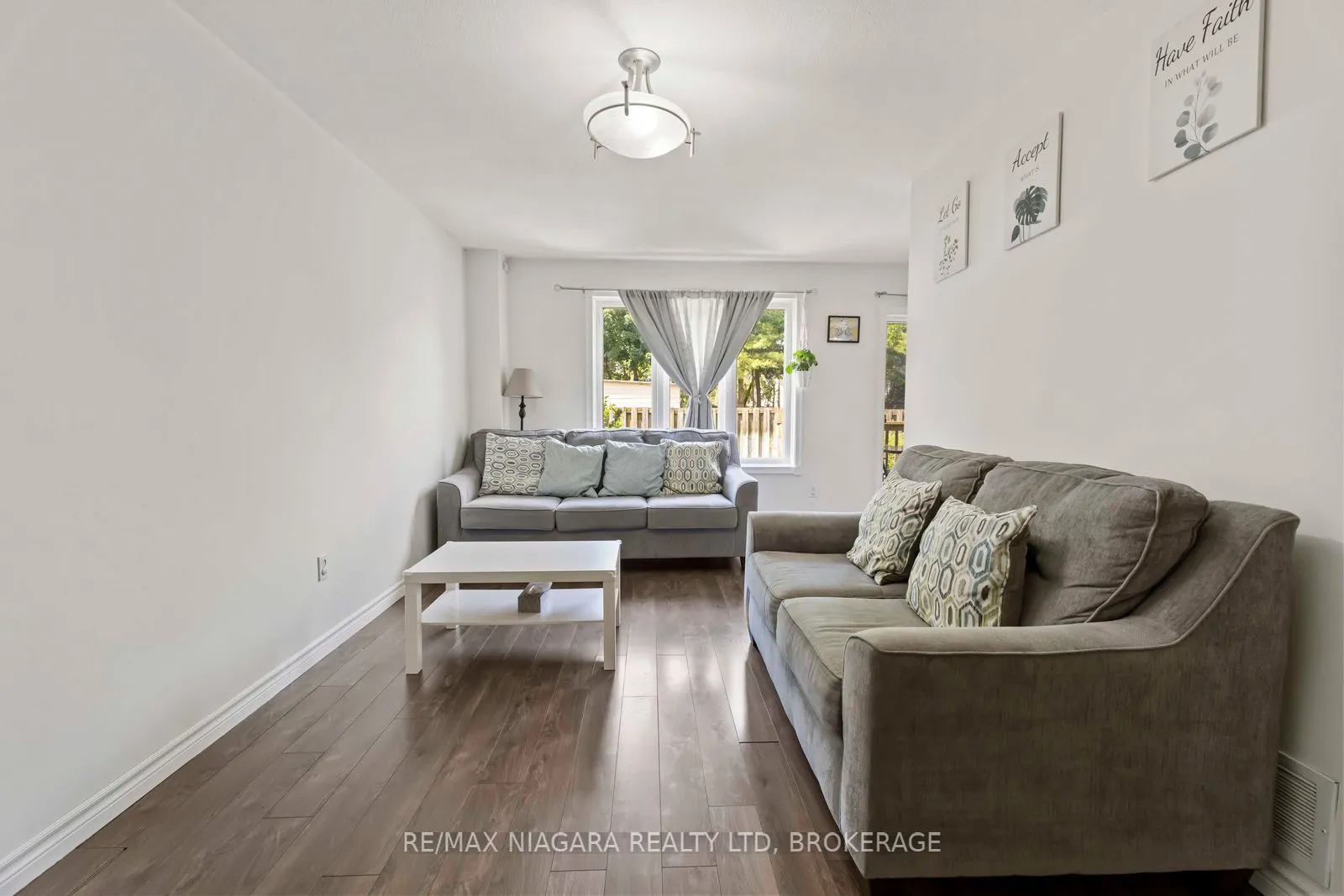 9 Lakeshore Road, #2