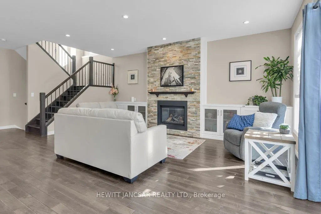 424 Alan Crescent
