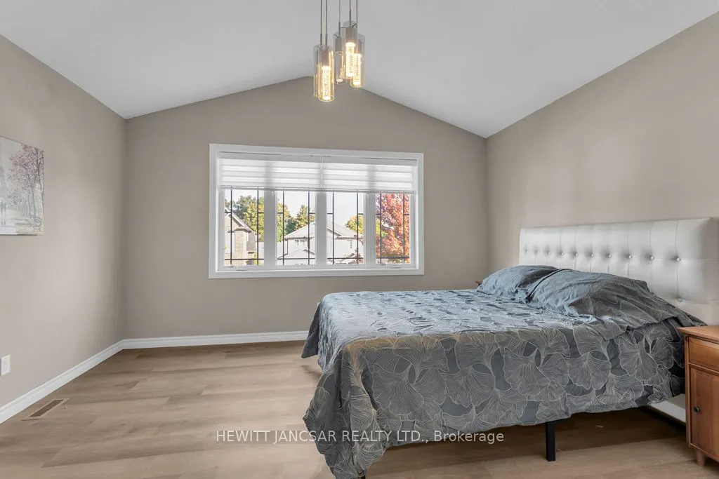 424 Alan Crescent