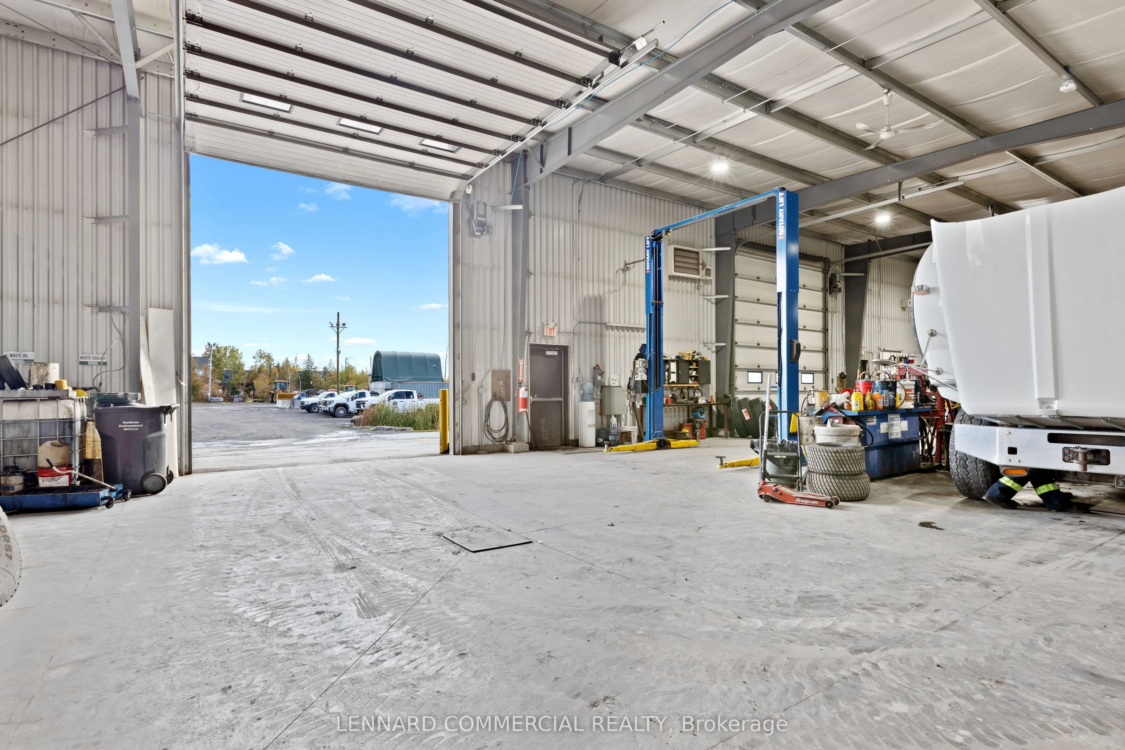 143,141 Walgreen Road