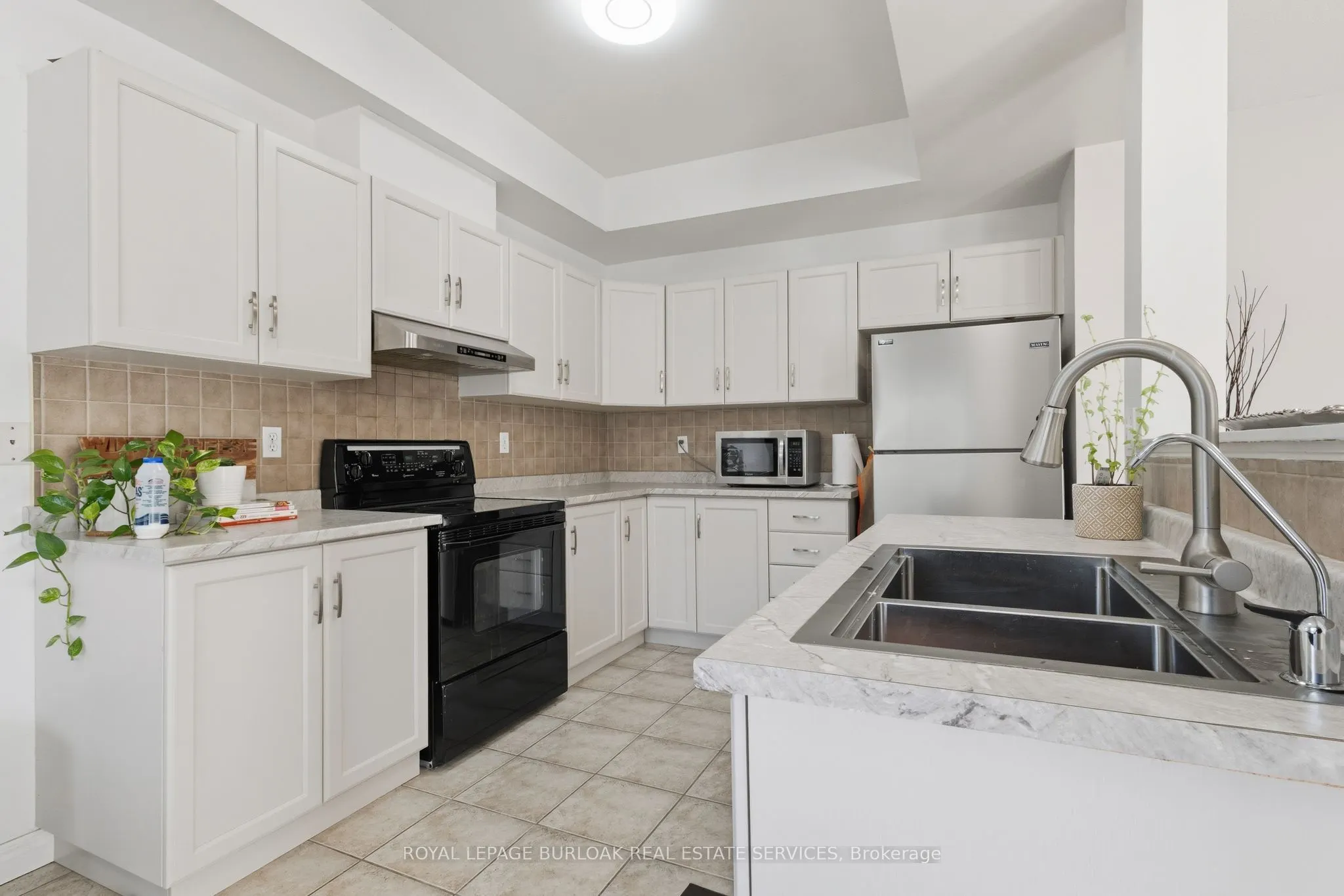 232 Stonehenge Drive, #37