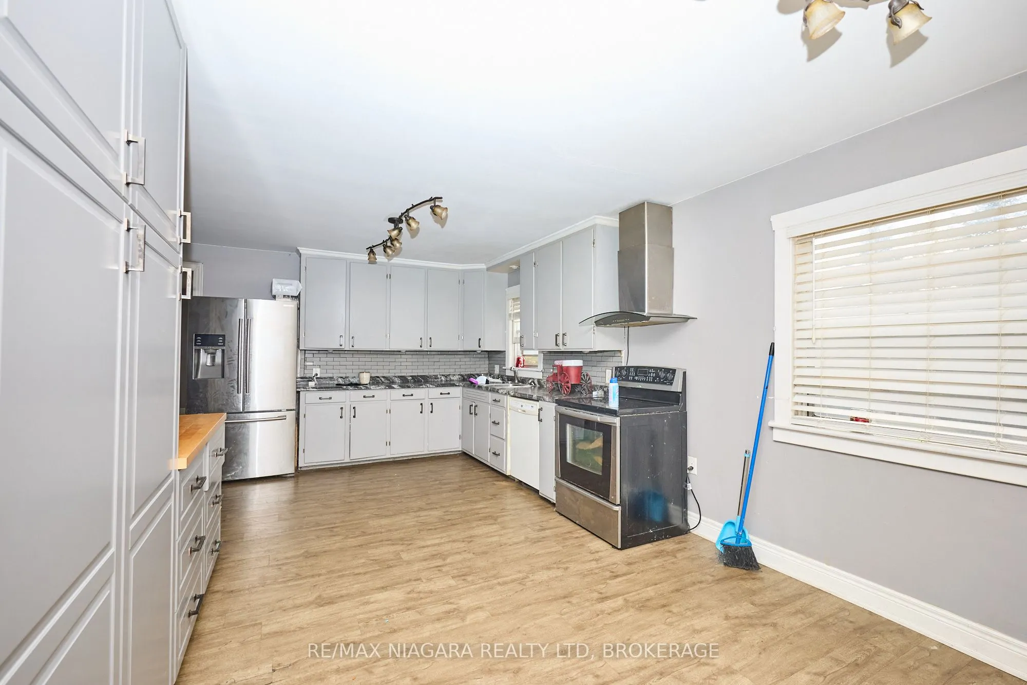 2503 Coral Avenue