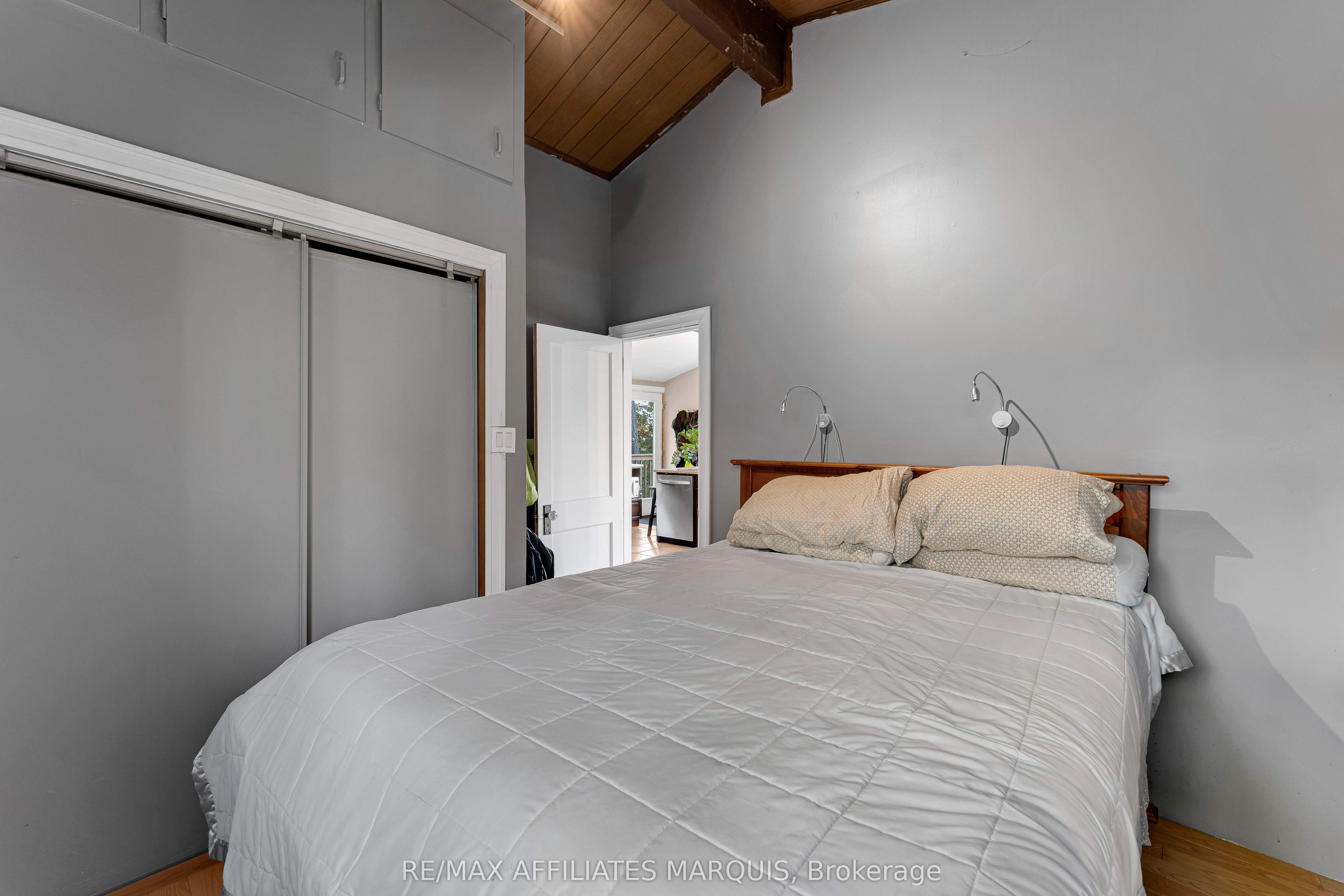 3257B Frontenac Road