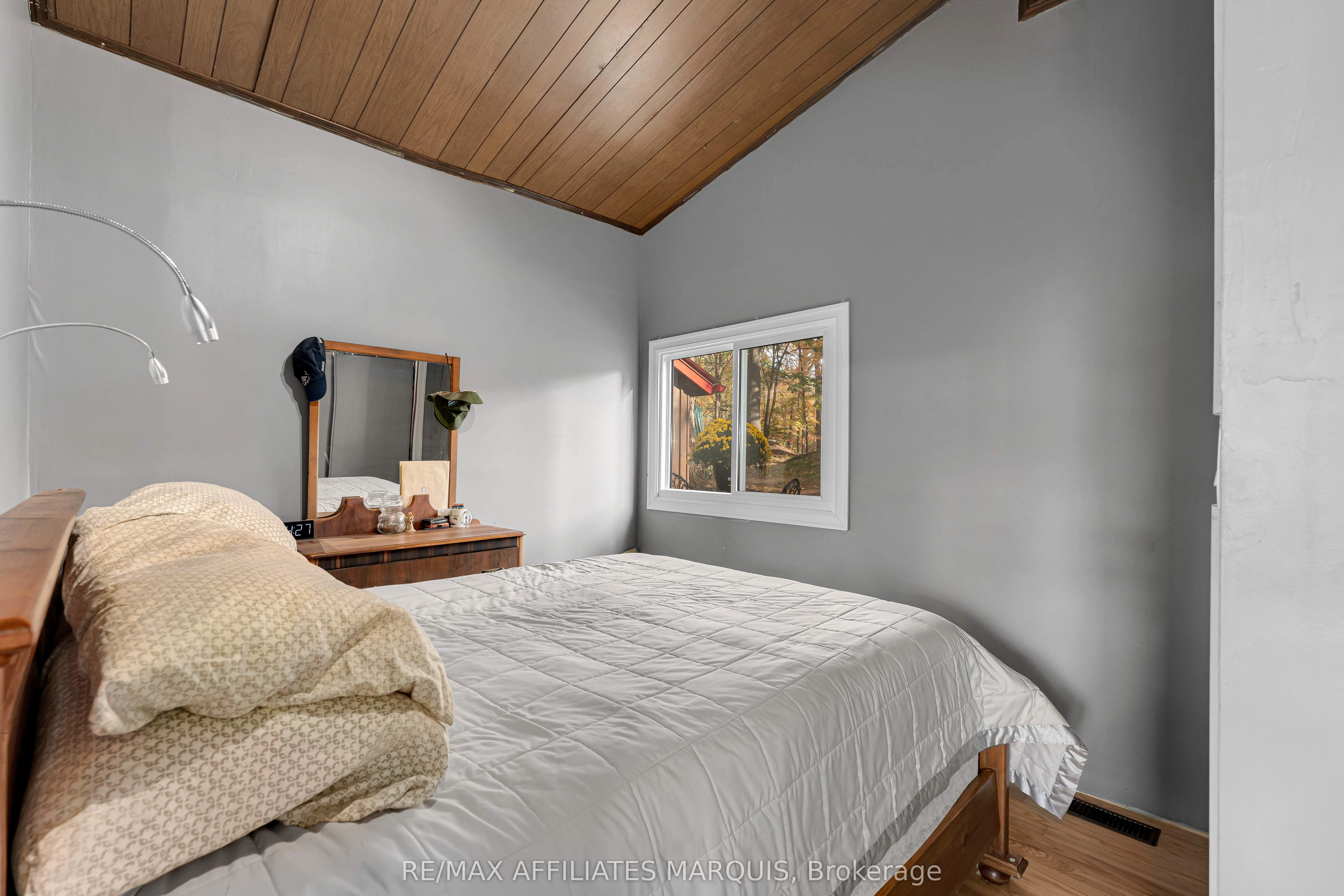 3257B Frontenac Road