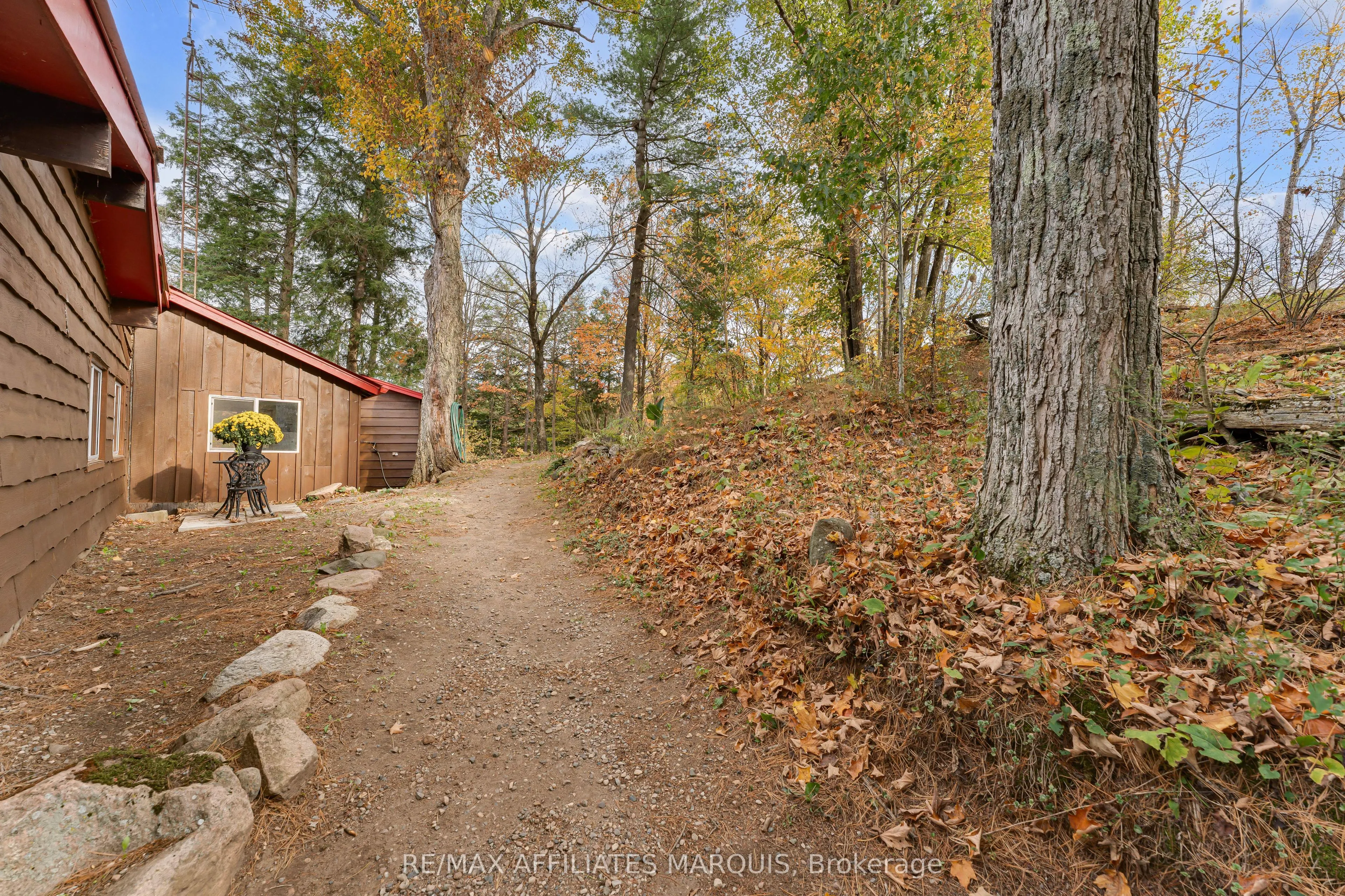 3257B Frontenac Road