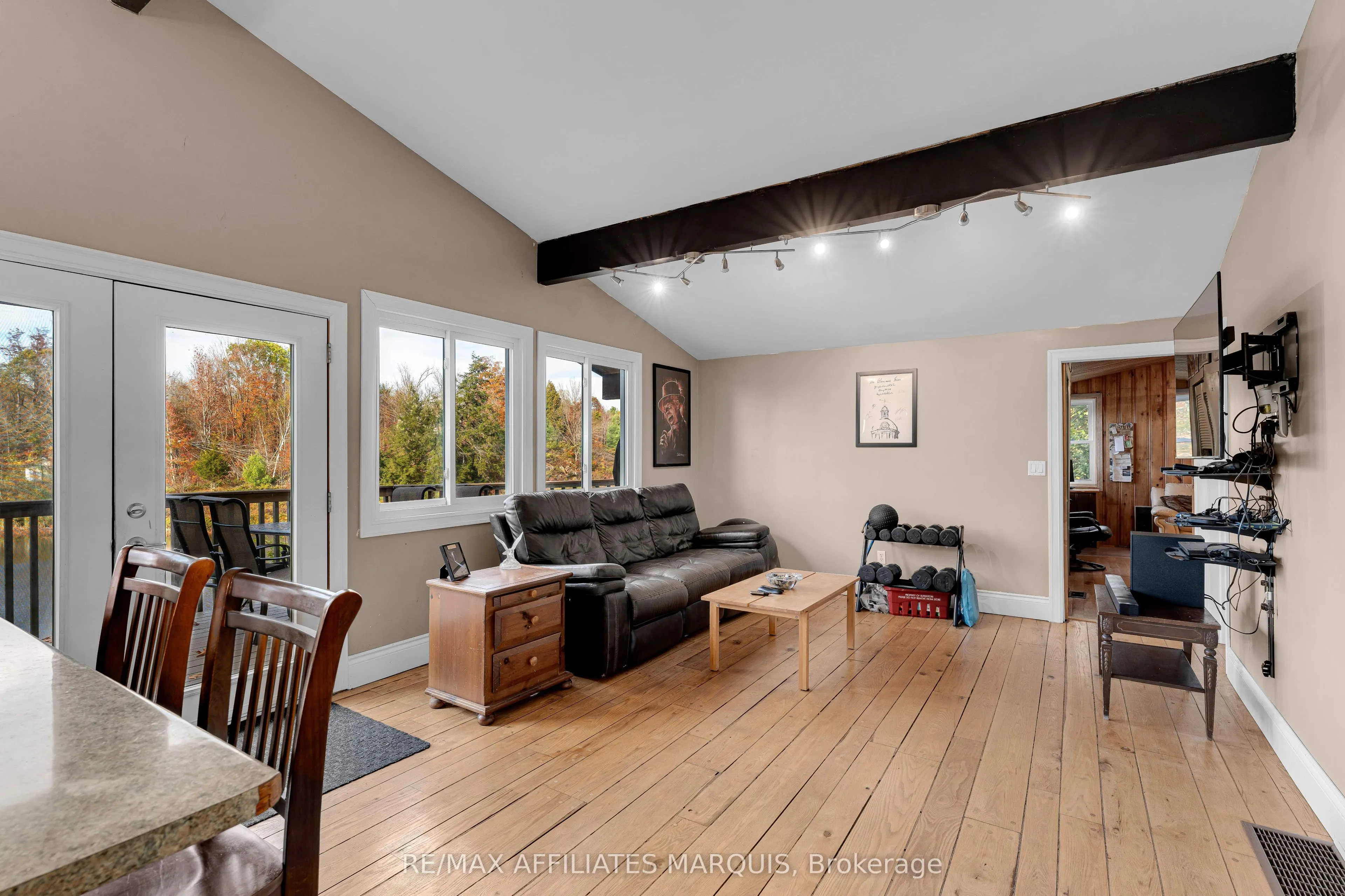 3257B Frontenac Road