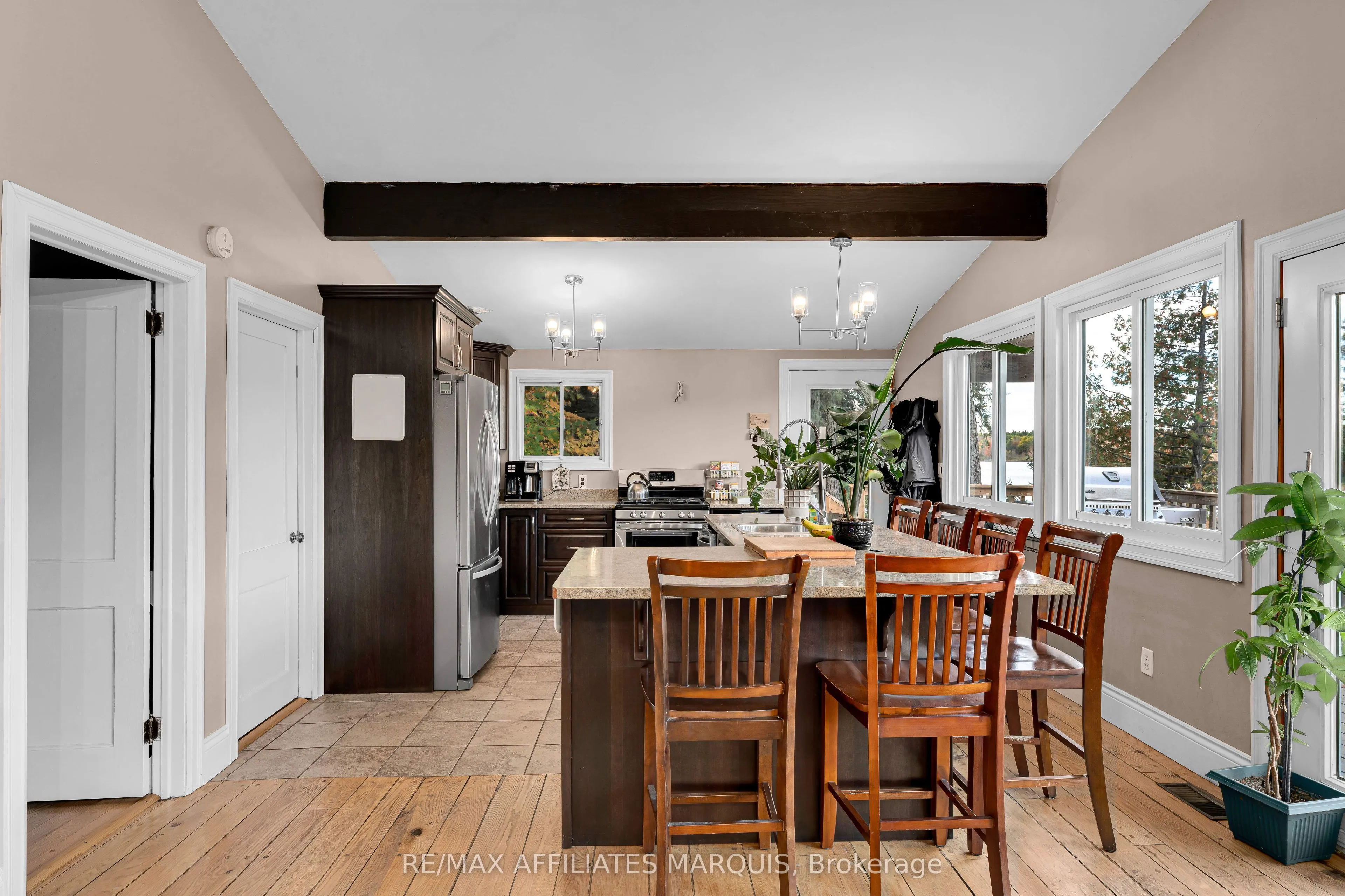 3257B Frontenac Road