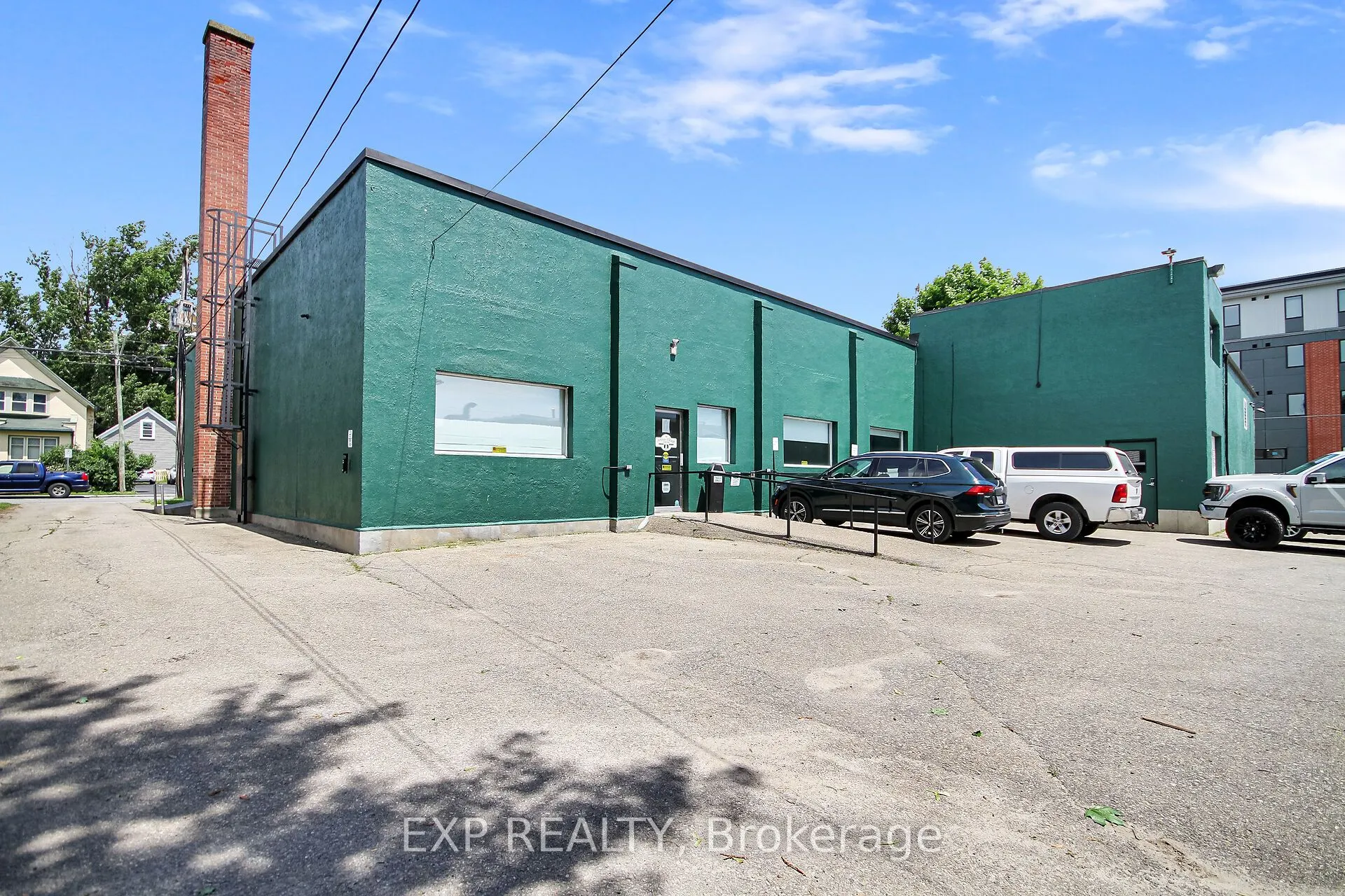 12 Maple Avenue