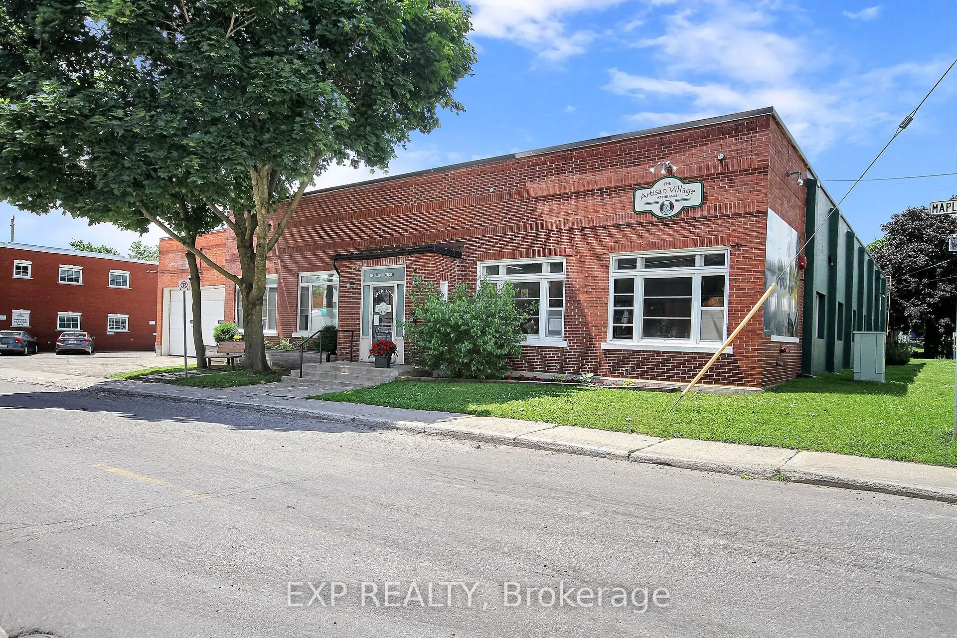 12 Maple Avenue