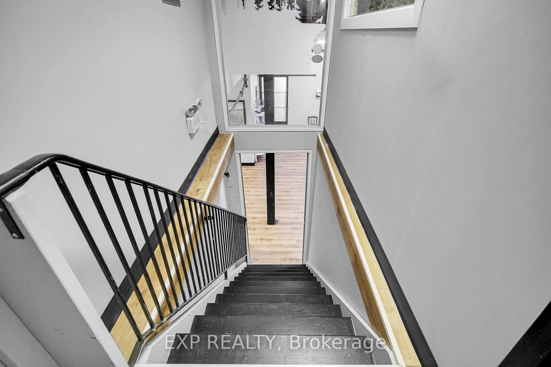 12 Maple Avenue