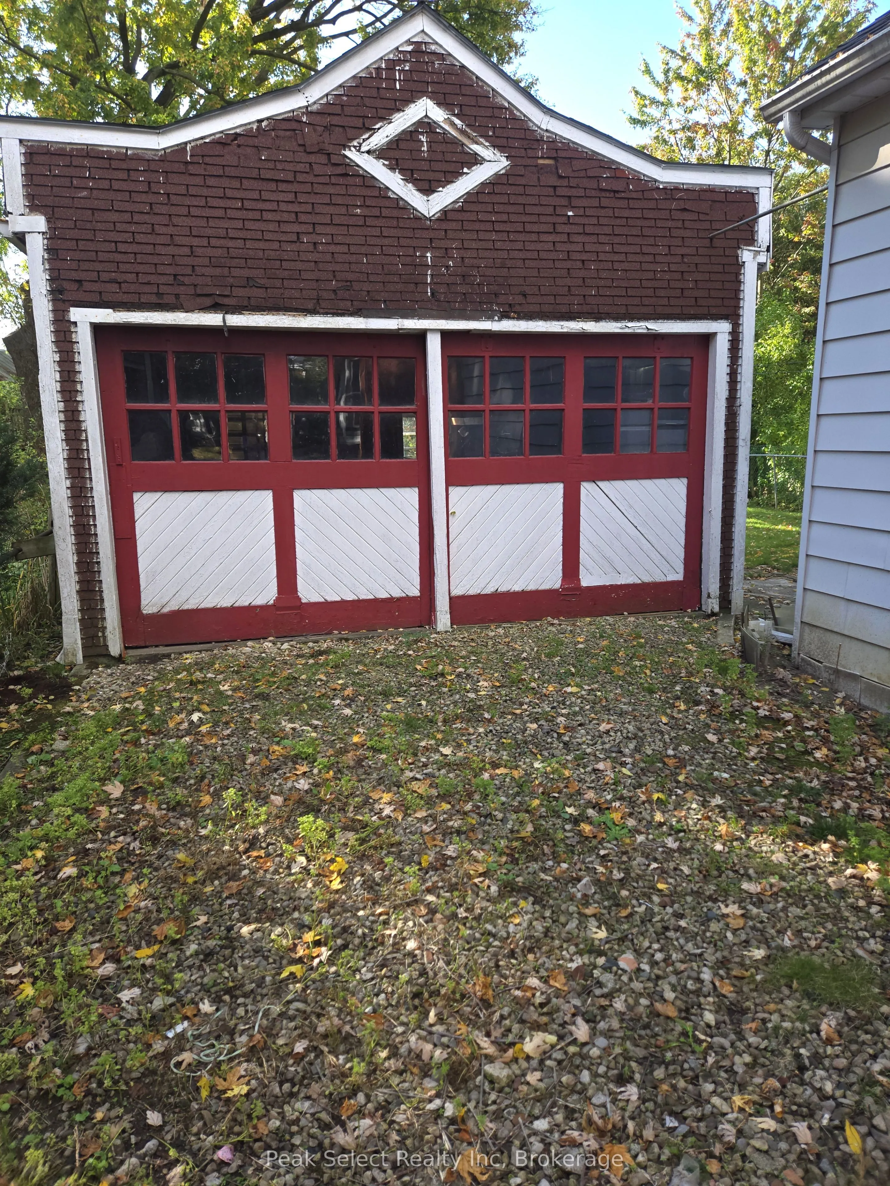 261 Ontario Street