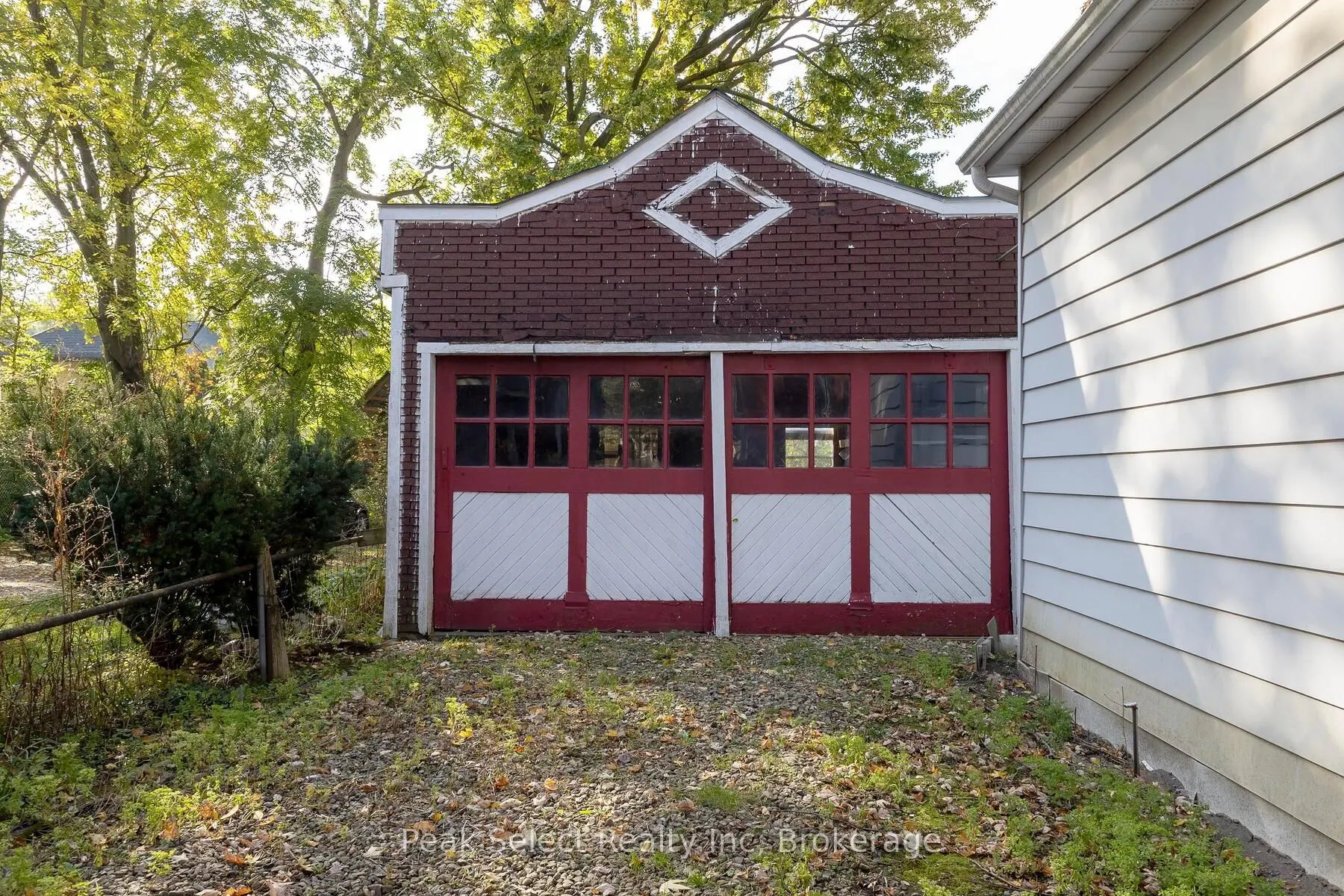 261 Ontario Street