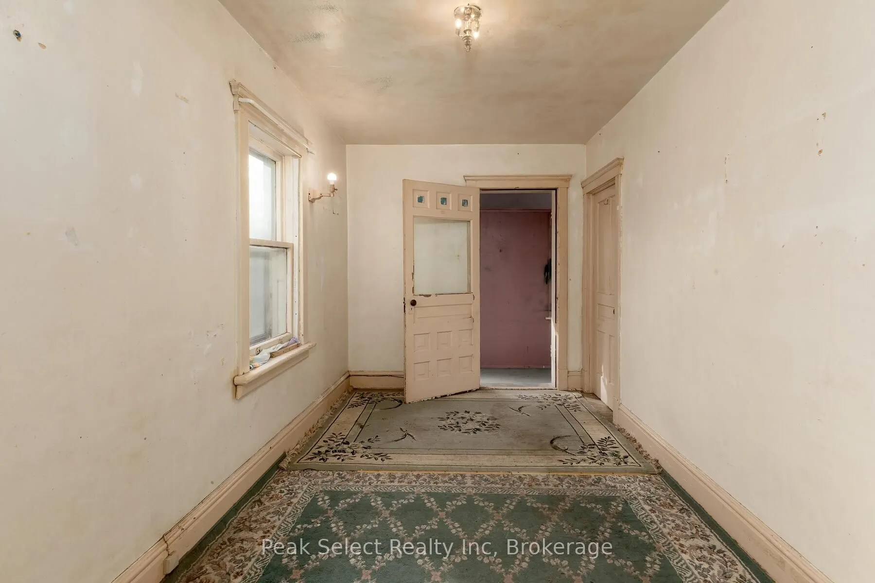 261 Ontario Street