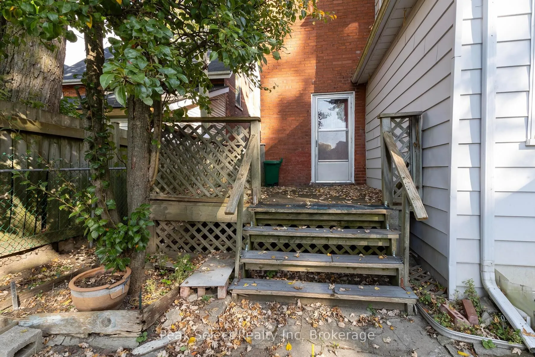 261 Ontario Street