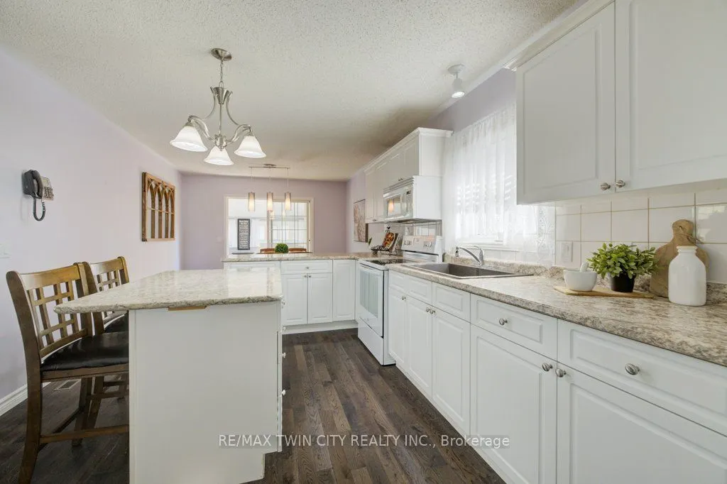 128 Wesley Crescent