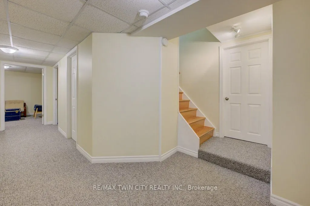 128 Wesley Crescent