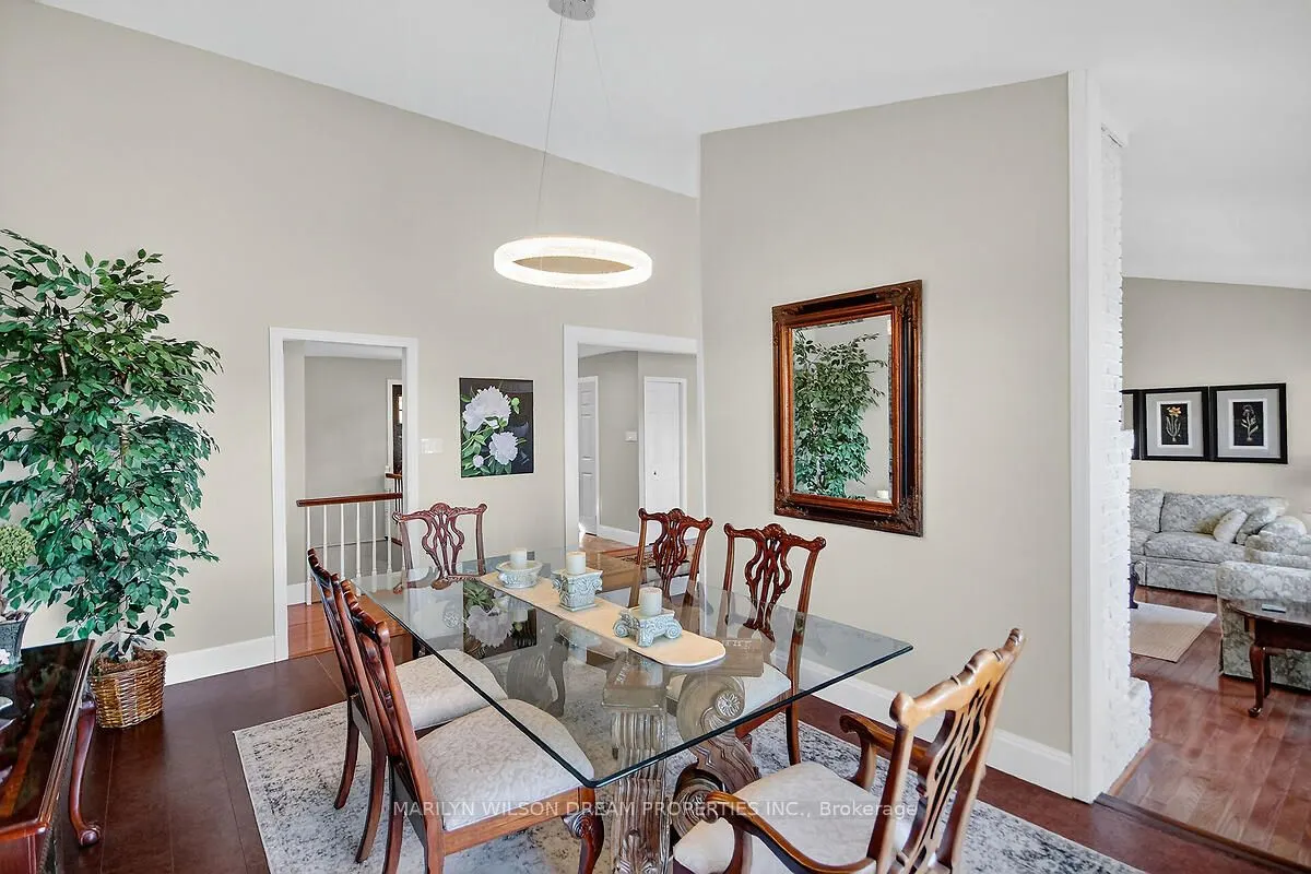 2998 Barlow Crescent