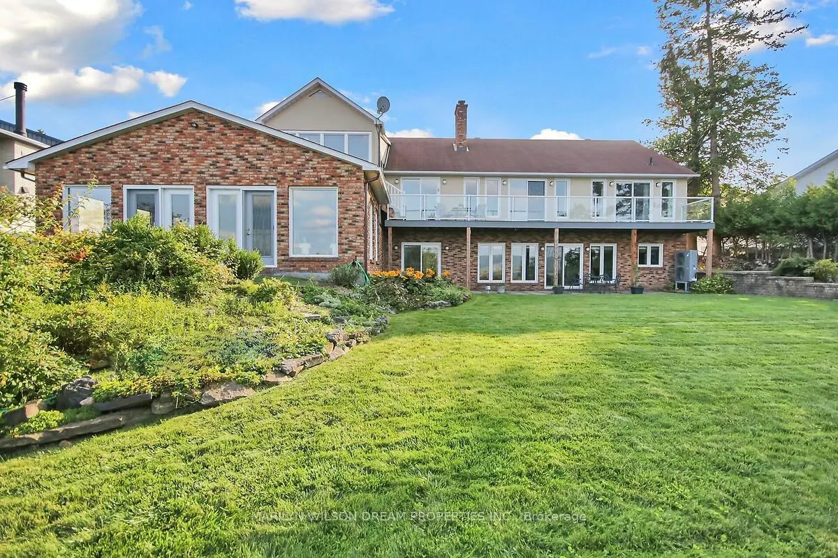 2998 Barlow Crescent