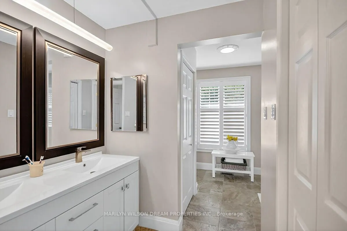 2998 Barlow Crescent