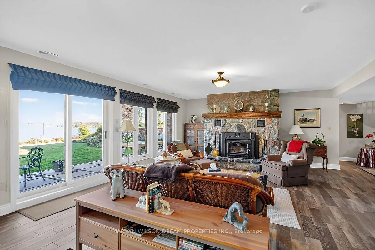 2998 Barlow Crescent