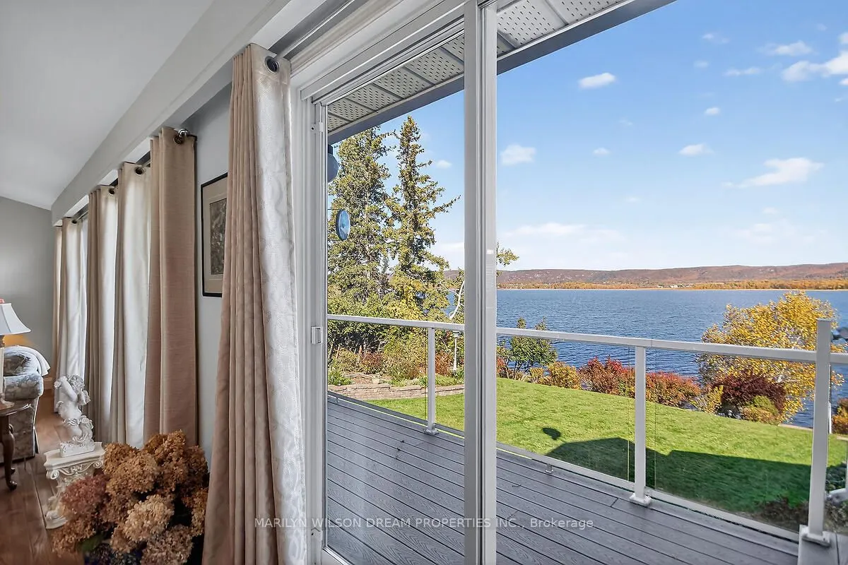 2998 Barlow Crescent