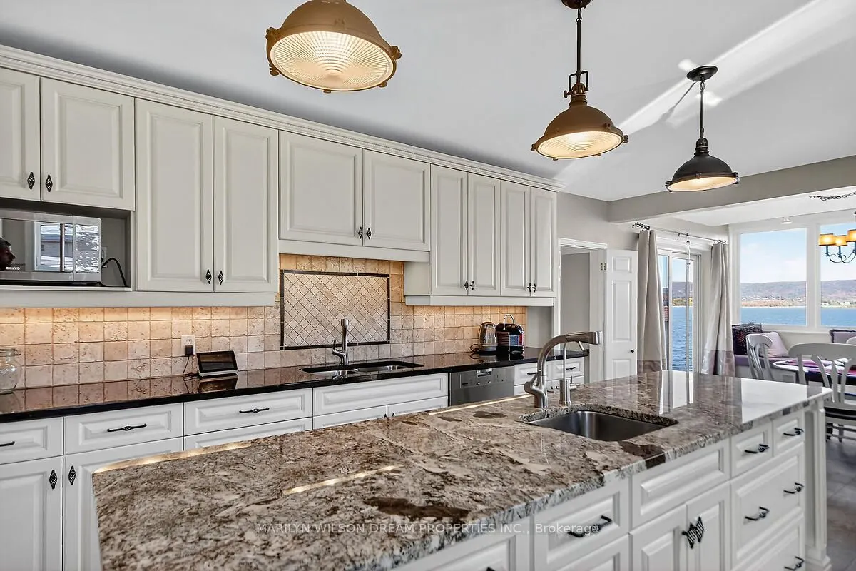 2998 Barlow Crescent