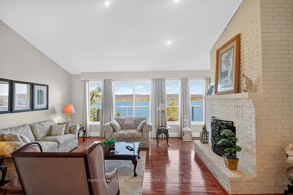 2998 Barlow Crescent
