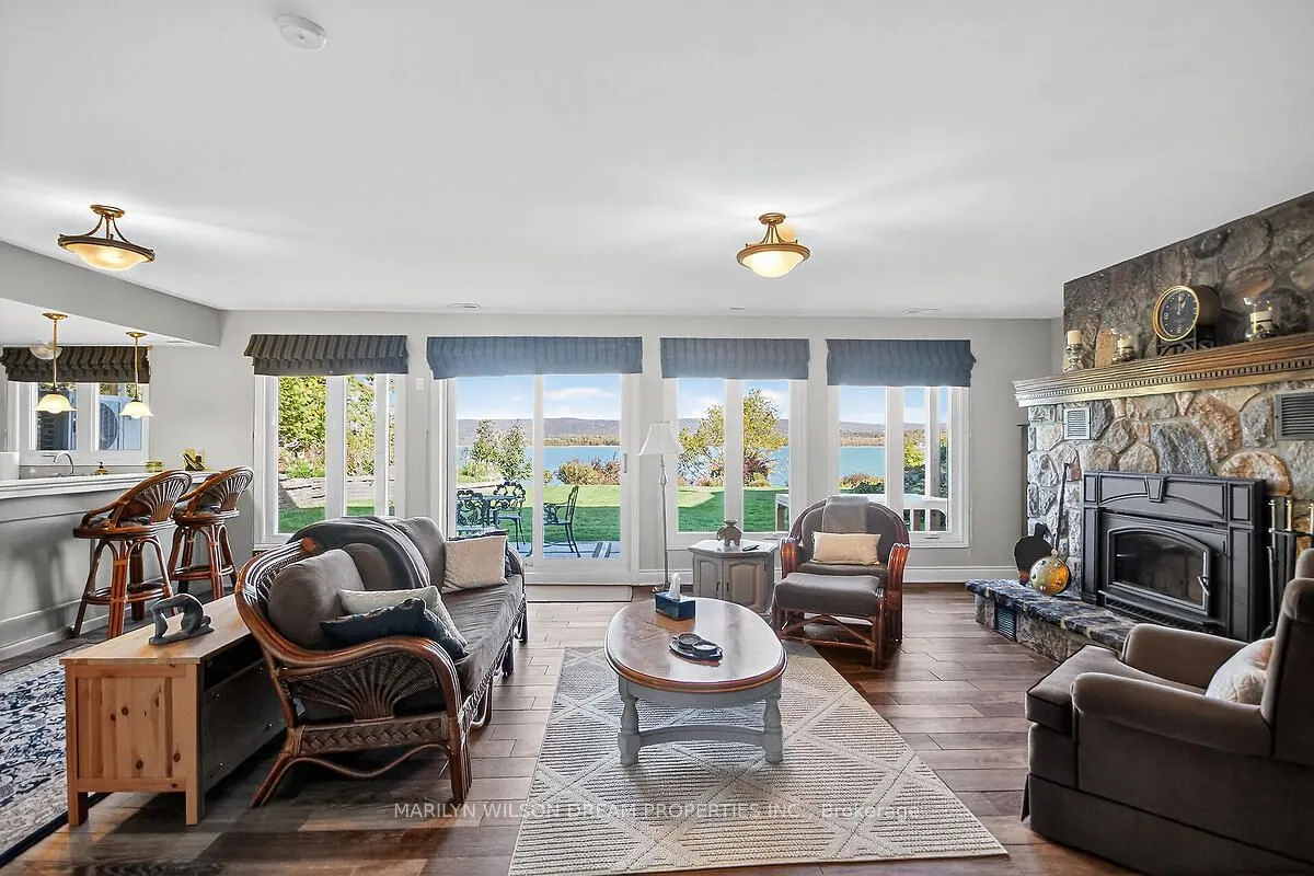 2998 Barlow Crescent