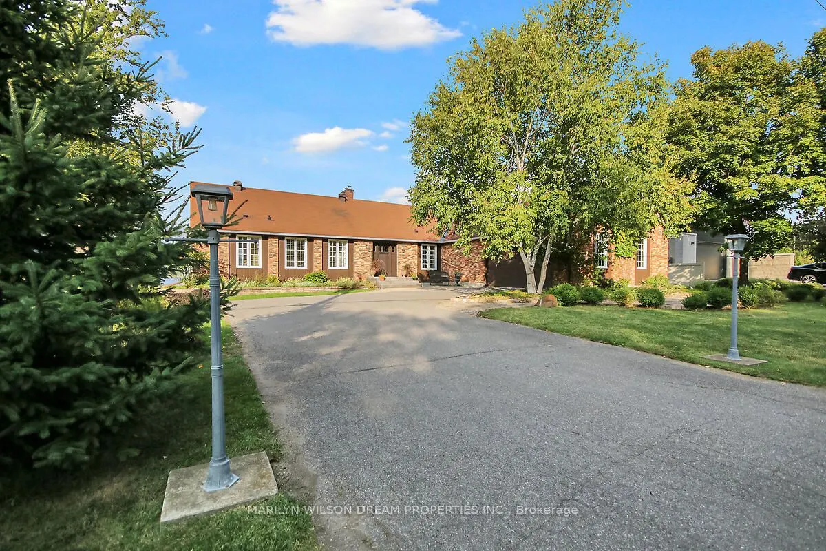 2998 Barlow Crescent
