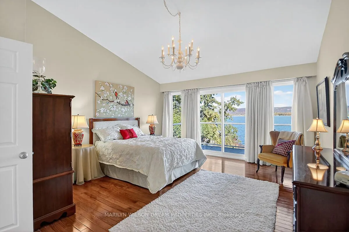 2998 Barlow Crescent