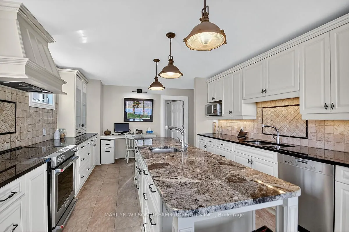 2998 Barlow Crescent
