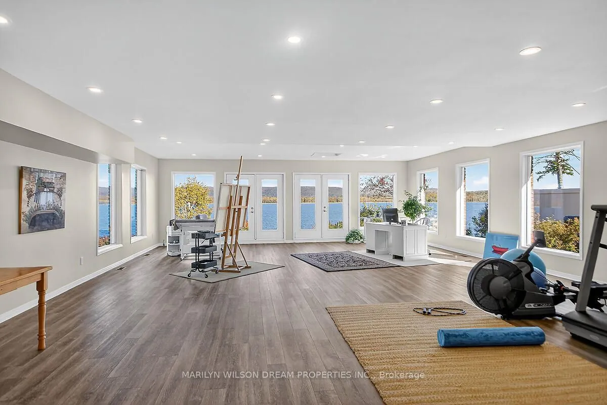 2998 Barlow Crescent