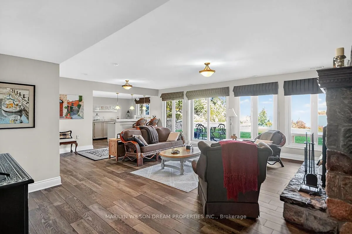 2998 Barlow Crescent