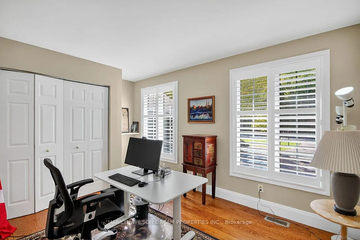 2998 Barlow Crescent