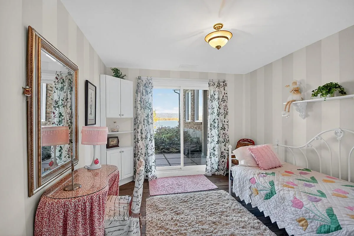 2998 Barlow Crescent