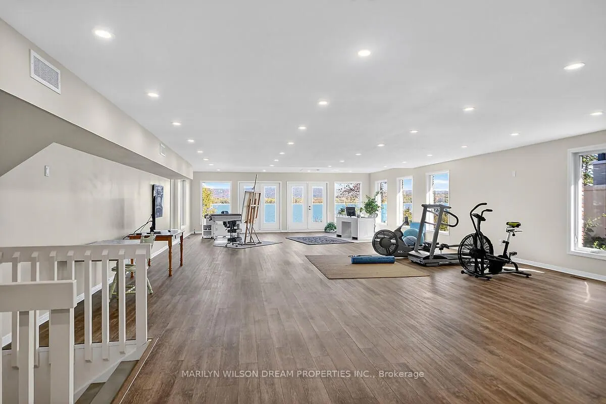 2998 Barlow Crescent