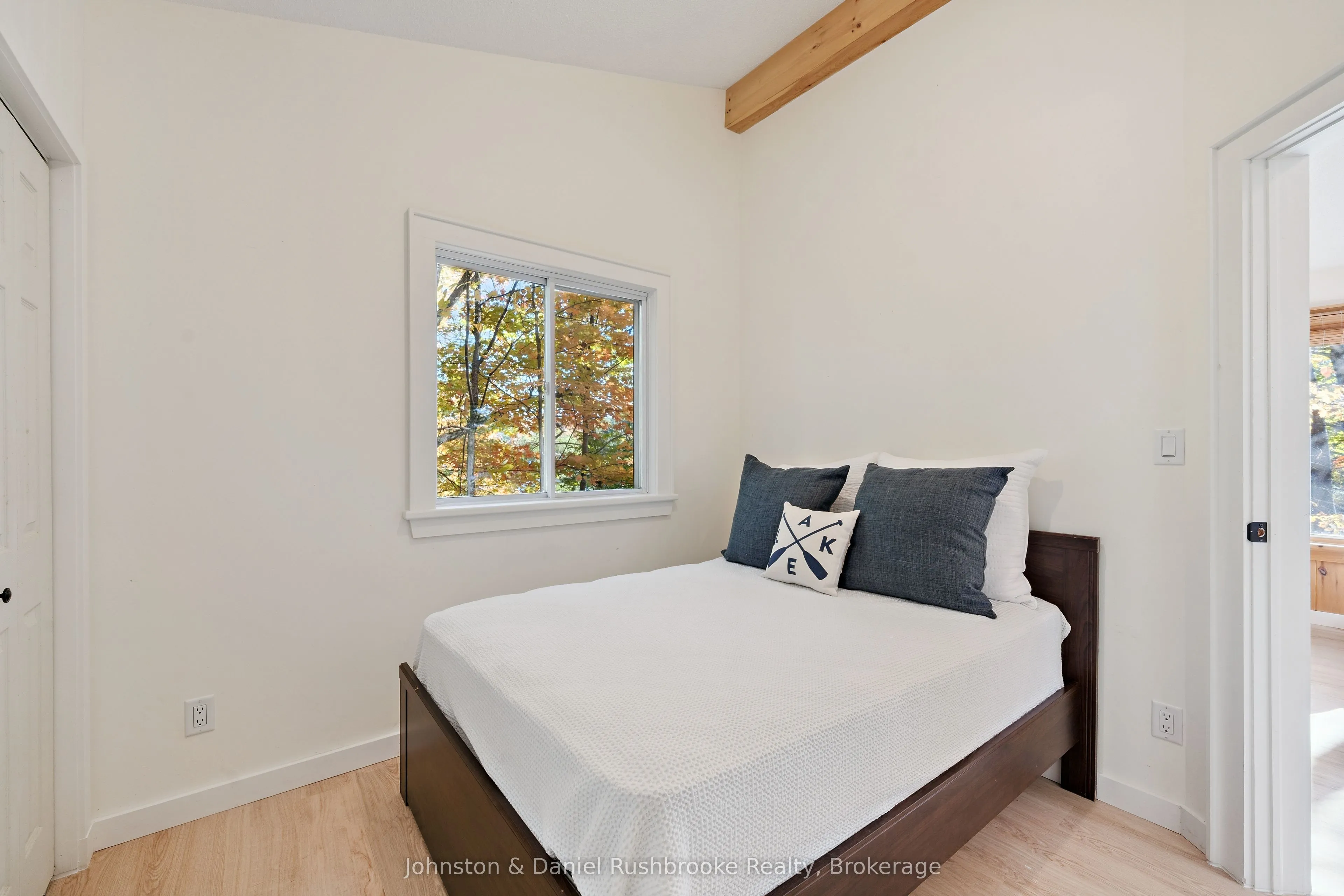 1042 El-Kee Point Lane