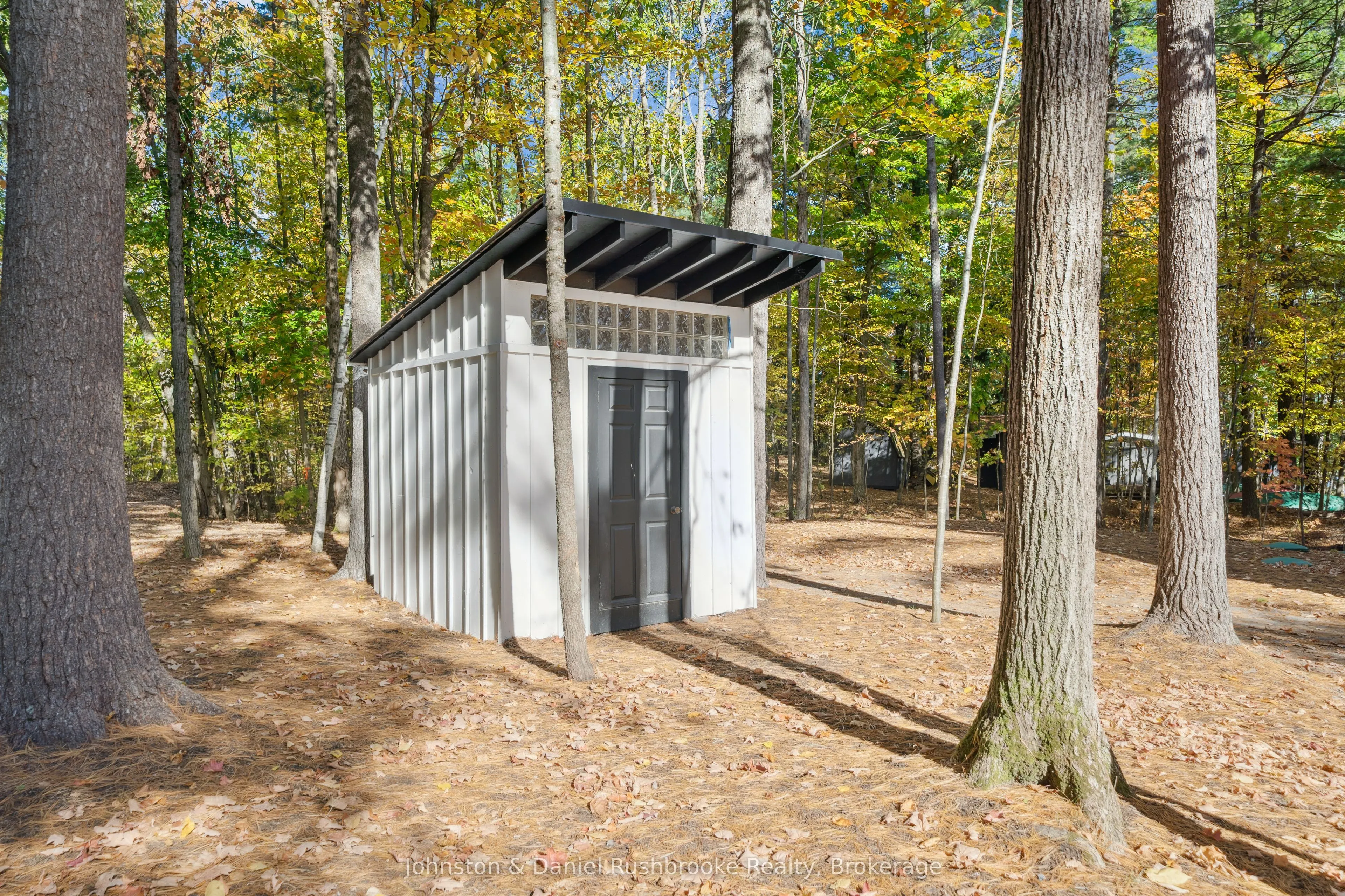 1042 El-Kee Point Lane